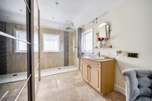 En-Suite- click for photo gallery